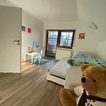 Hébergement de vacances Haus Mit Sauna, Garten Und Pool