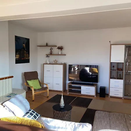 Haus Mit Sauna, Garten Und Pool